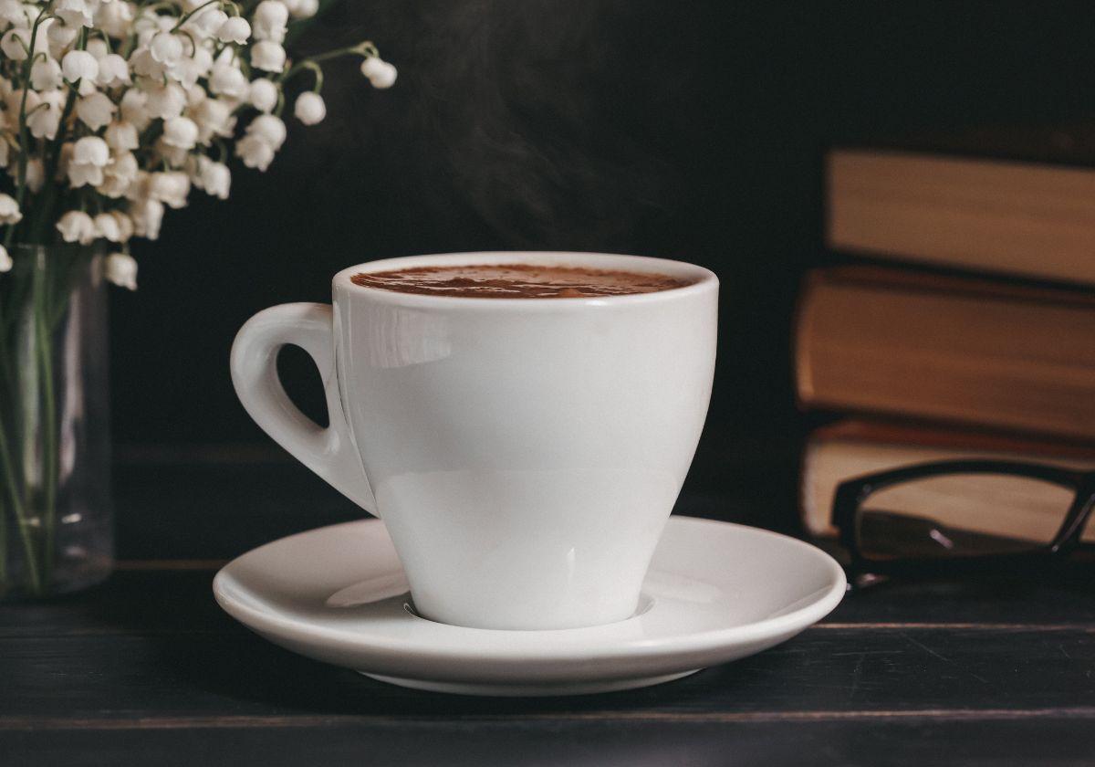 Taza de chocolate, una bebida avalada por la ciencia