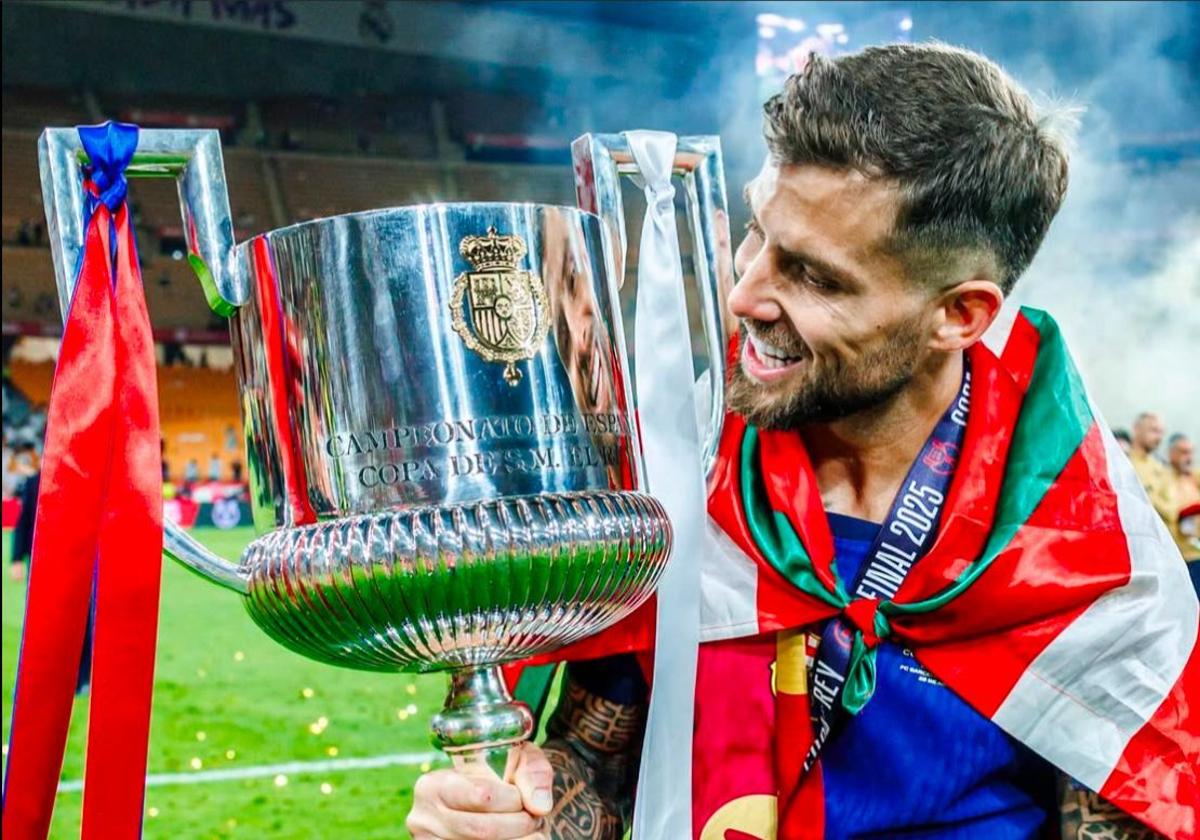 La Ikurriña y el euskera se cuelan en la final de la Copa del Rey gracias a Iñigo Martínez: «Ezina, ekinez egina»