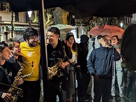 Psilocybeko elektroxaranga eta Gorka Sarriegi kantuan.