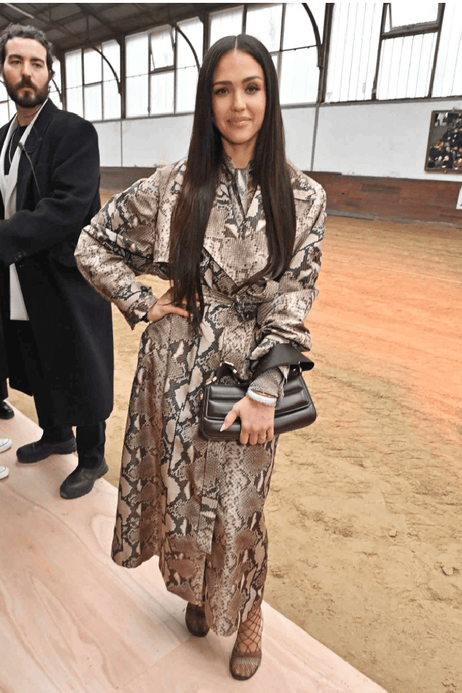 Un total look con estampado de reptil