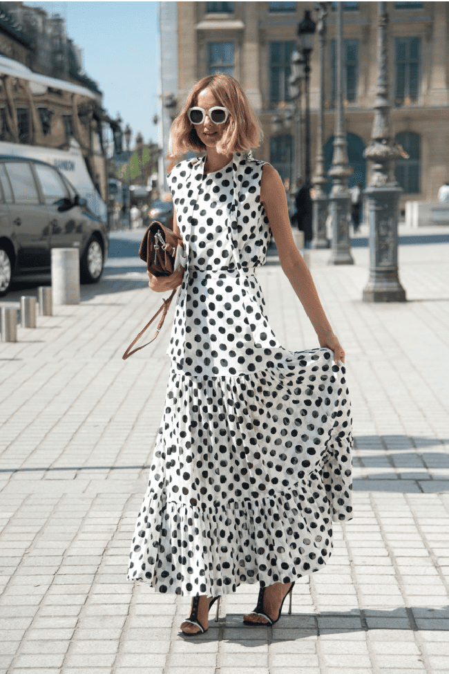 Un vestido perfecto con un estampado en tendencia