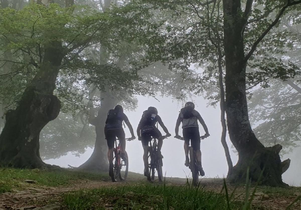Morkaiko organiza para el mes de junio una salida de dos días para disfrutar de la BTT por el valle navarro de Basaburua