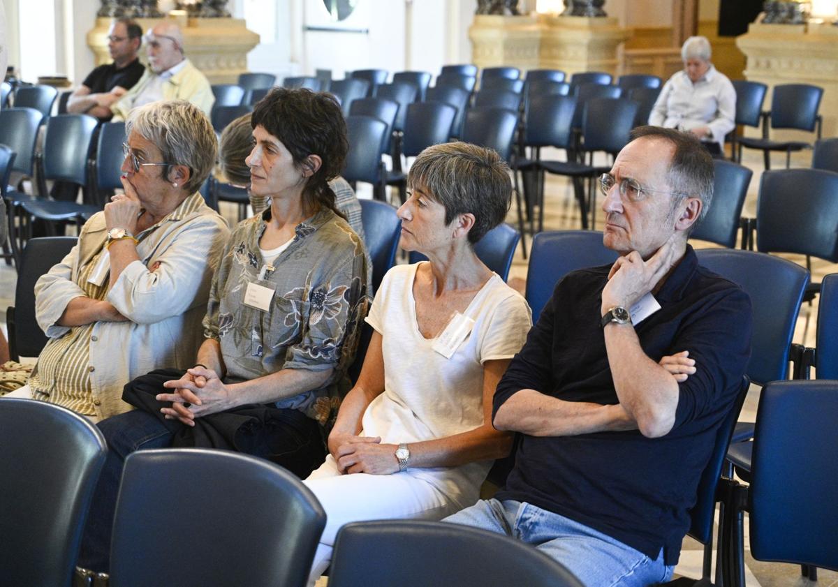 Imagen principal - El Gobierno reactiva la cesión de La Cumbre y envía un borrador de convenio al Ayuntamiento de Donostia