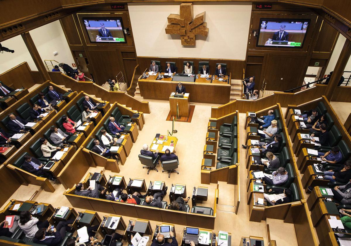 Los partidos vascos apuestan por las renovables para reducir la dependencia energética de Euskadi