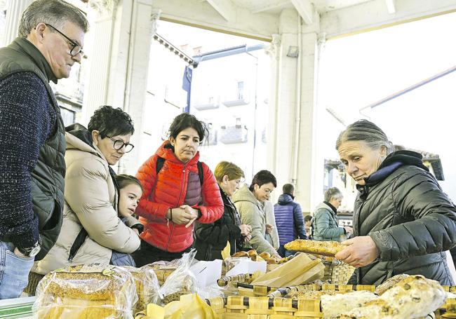 Ordizia. El mercado tradicional por antonomasia de Gipuzkoa se sigue celebrando los miércoles.