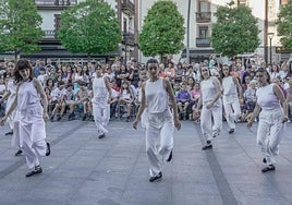 La danza y los bailarines tomaron Okendo plaza