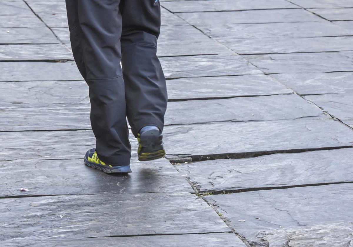 El cambio de pavimento en la plaza del Triángulo, una necesidad cada vez más acuciante