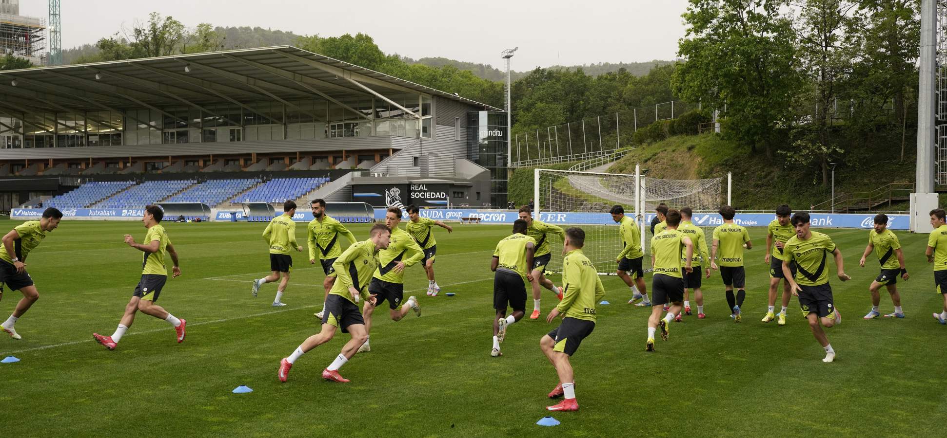 La Real Sociedad prepara el derbi