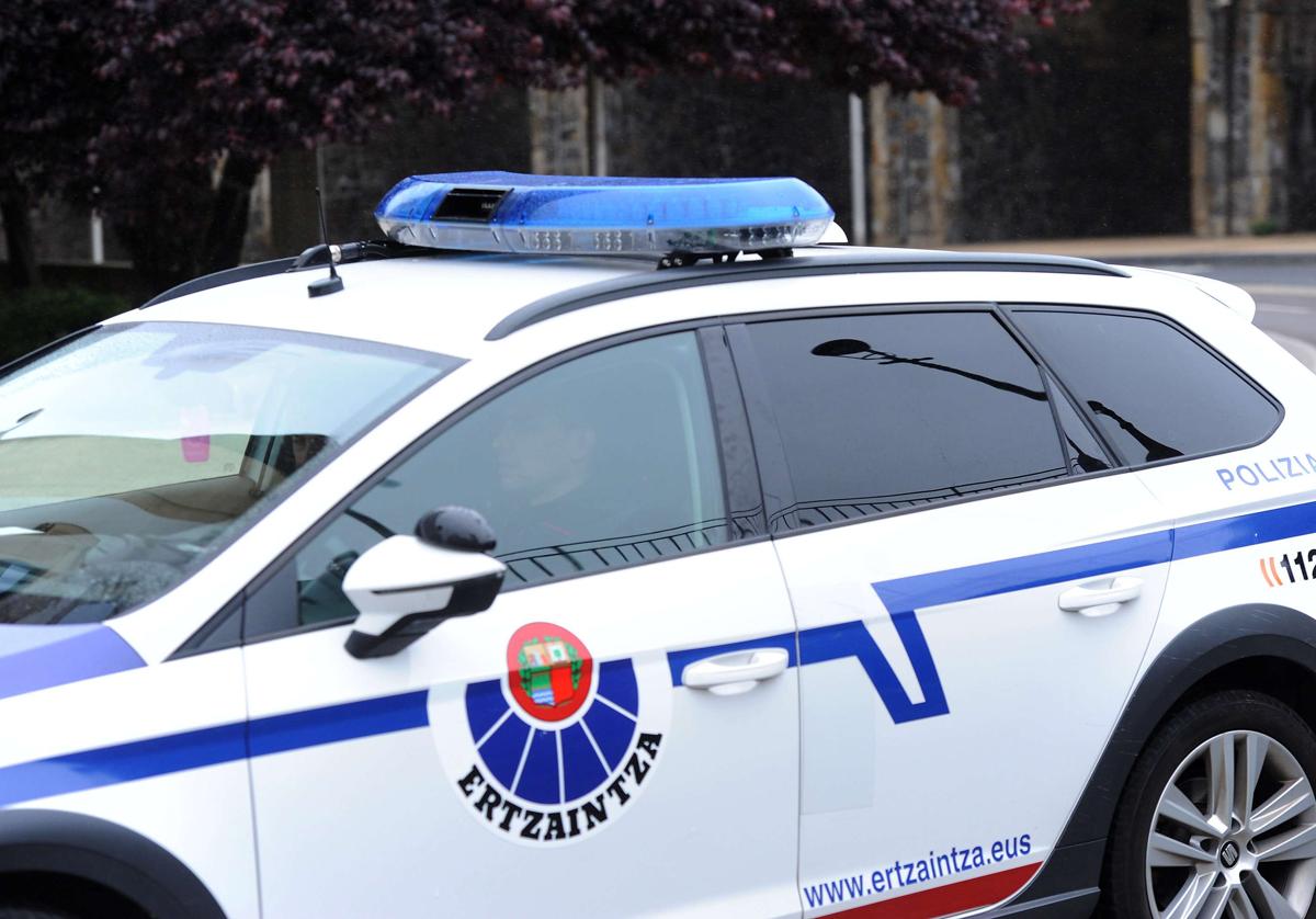 Dos detenidos en Ermua y Eibar por sendos robos con fuerza en comercios