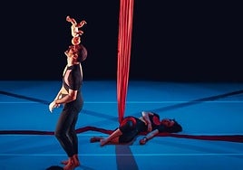 Koldo Arakistain e Irati González en la obra 'Leinu'.