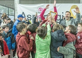 El complejo deportivo de Michelín acogió el torneo alevín solidario que organizó el Texas Lasartearra.