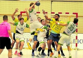 A dos segundos del final lanzó Oleg Kisselev pero el balón del empate se le marchó fuera.