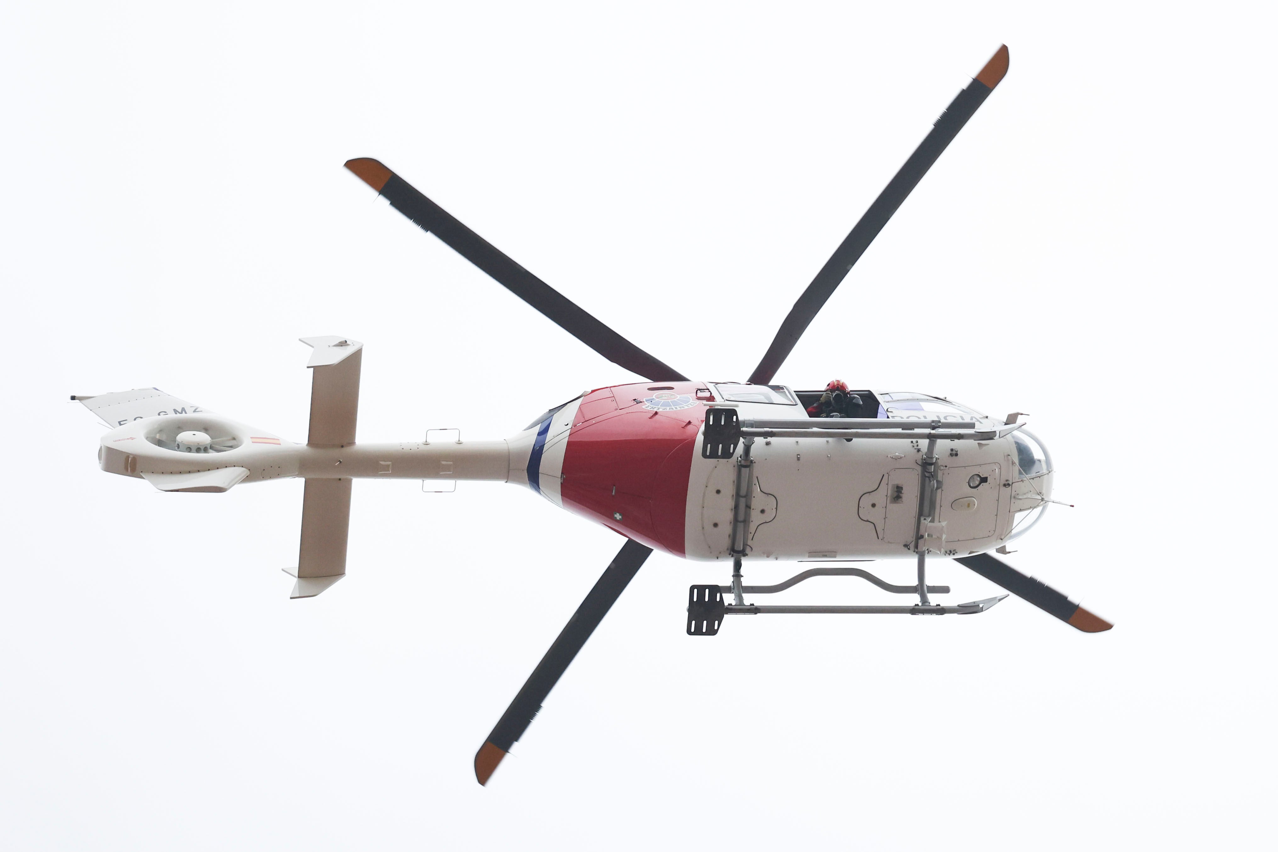 El helicóptero de la Ertzaintza rescata a una mujer en el Udalatx