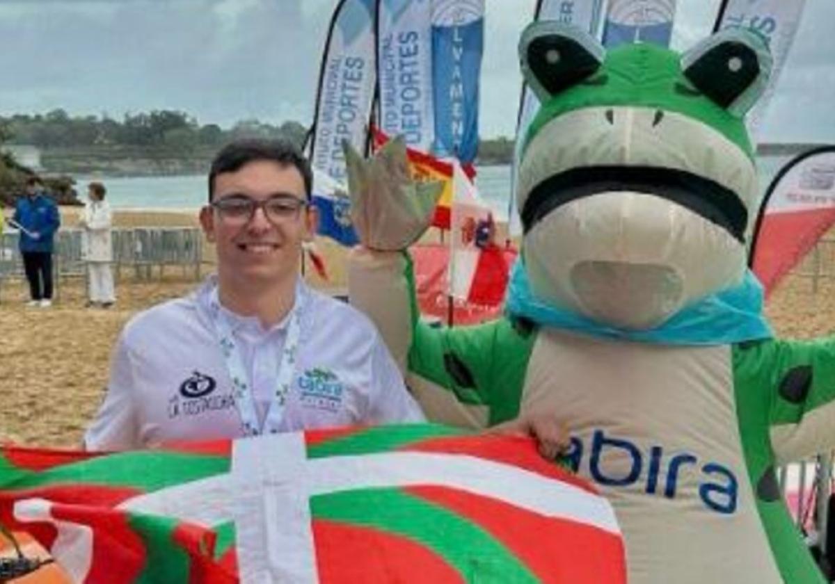 Asier Gómez, campeón de España de Nadar Surf