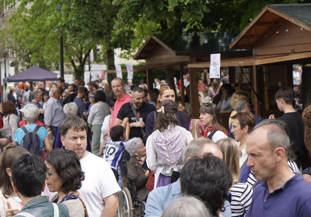 Jendetza, gazta eta artalde artean: Idiazabalgo Gazta Azoka ikusgarria