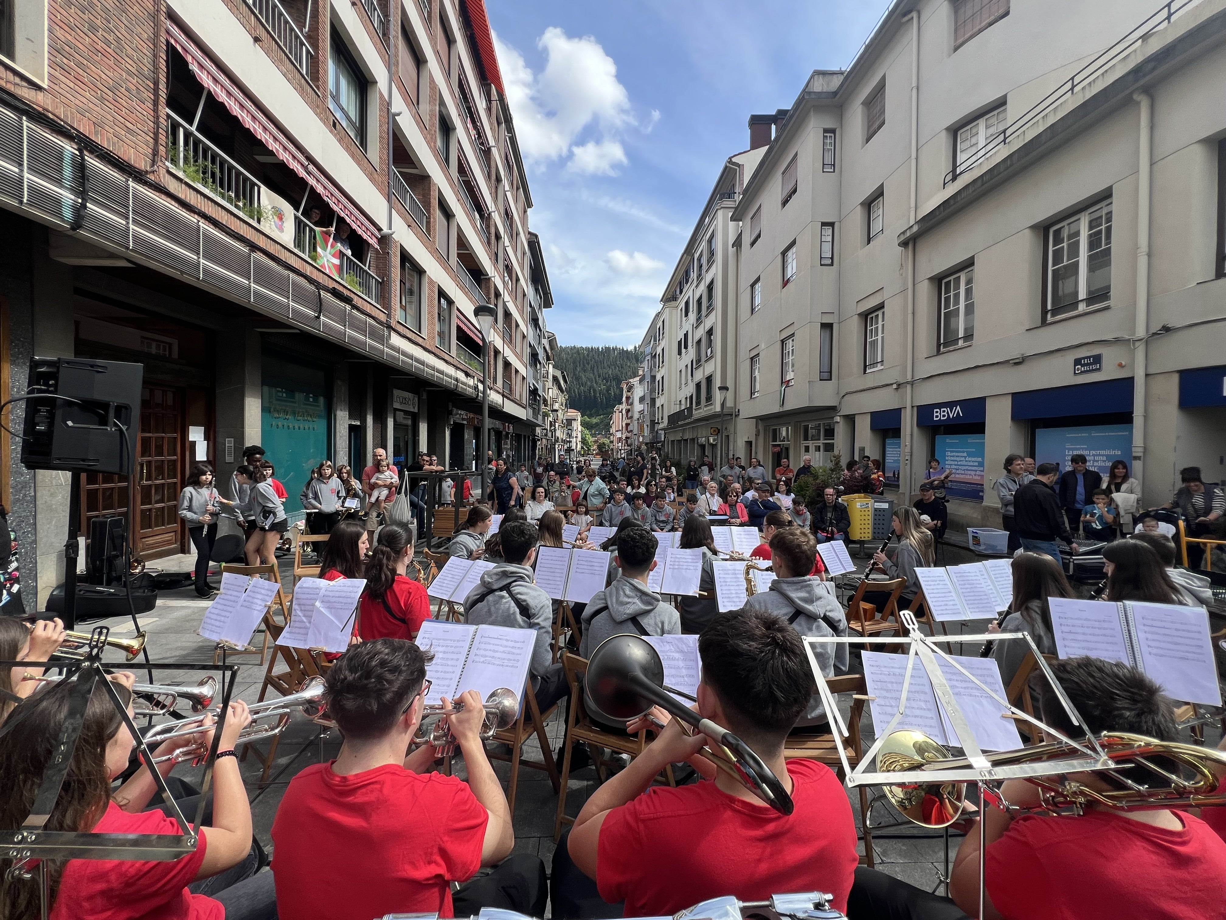 Los músicos de Doinua conquistan Kale Nagusia