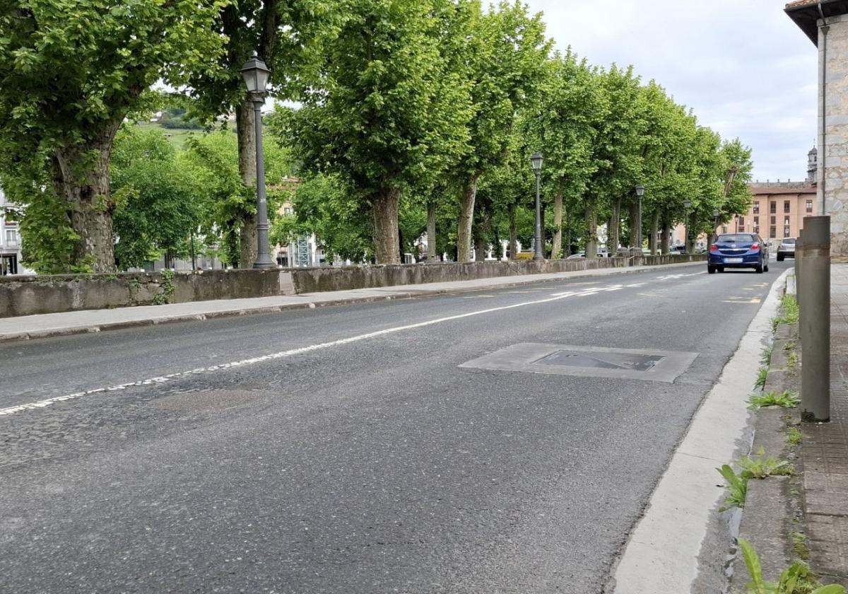 La calle Santa Clara, cortada al tráfico este jueves por la noche para reasfaltar la carretera
