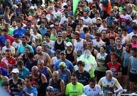 Cientos de corredores en la Behobia - San Sebastián de 2024.