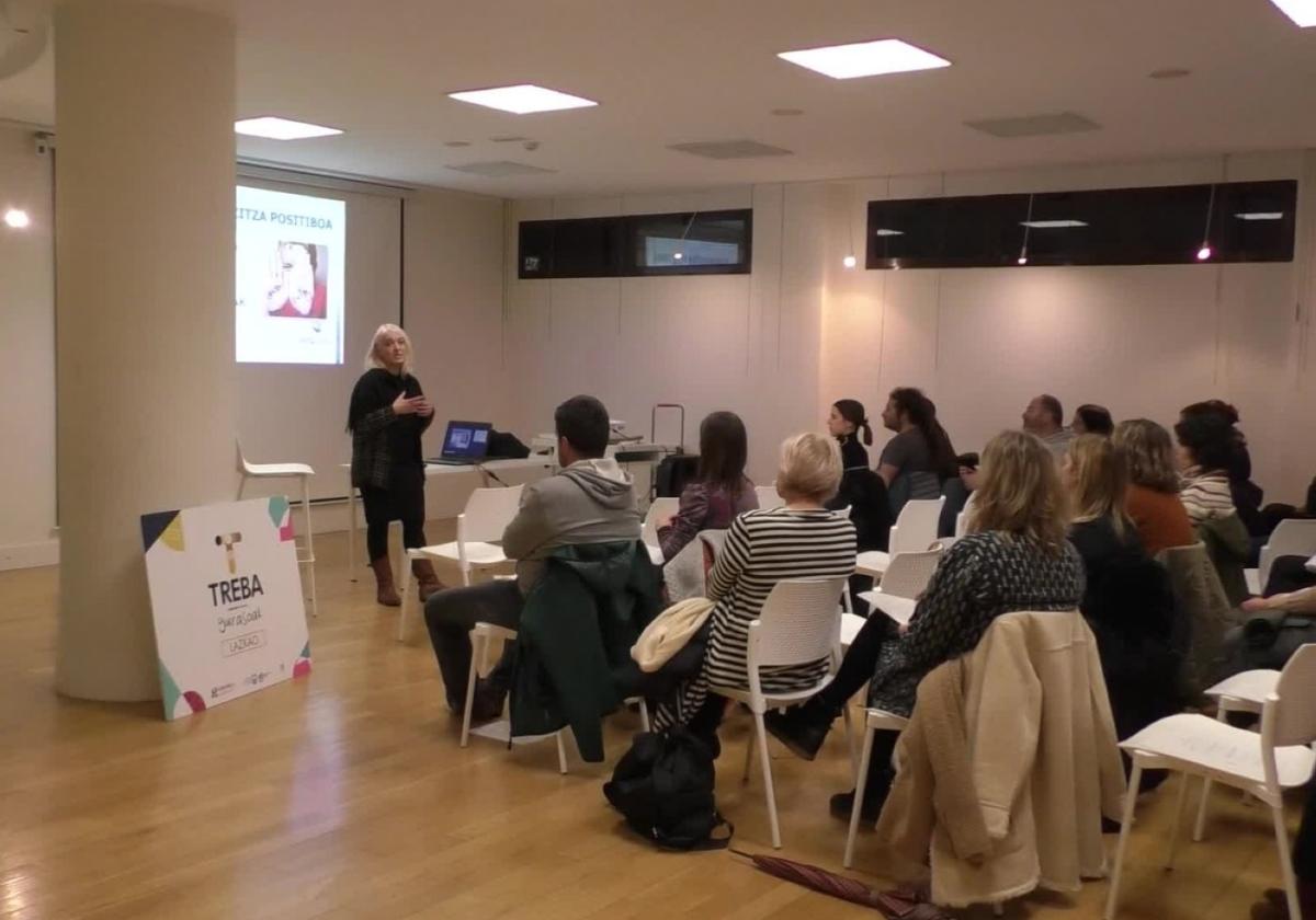 Impulso al bienestar emocional juvenil mediante el programa Treba Nerabeak