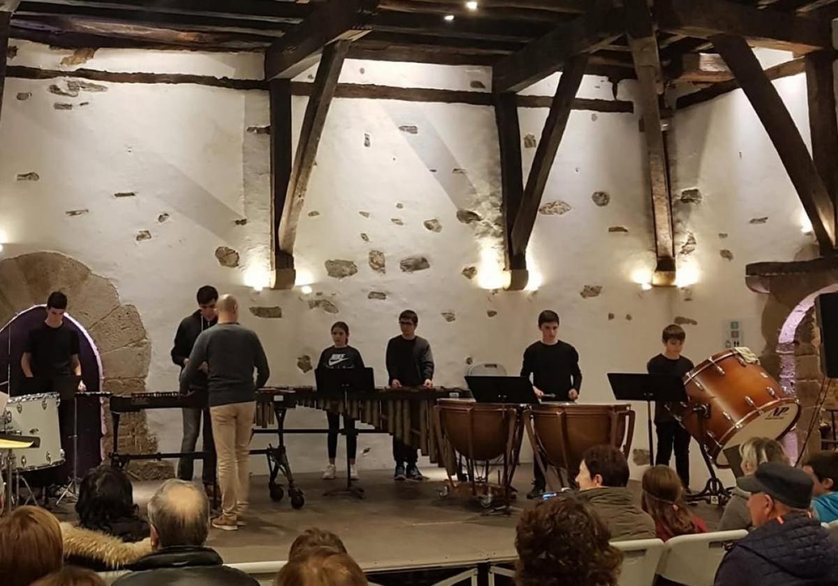 Los jóvenes estudiantes de la Musika Eskola protagonizarán un concierto este jueves.