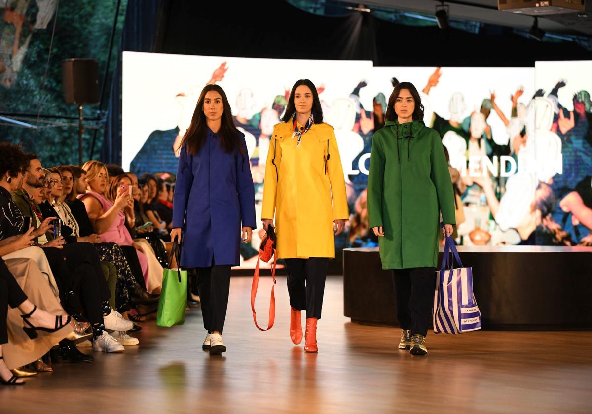 Desfile de Loreak Mendian en Balenciaga