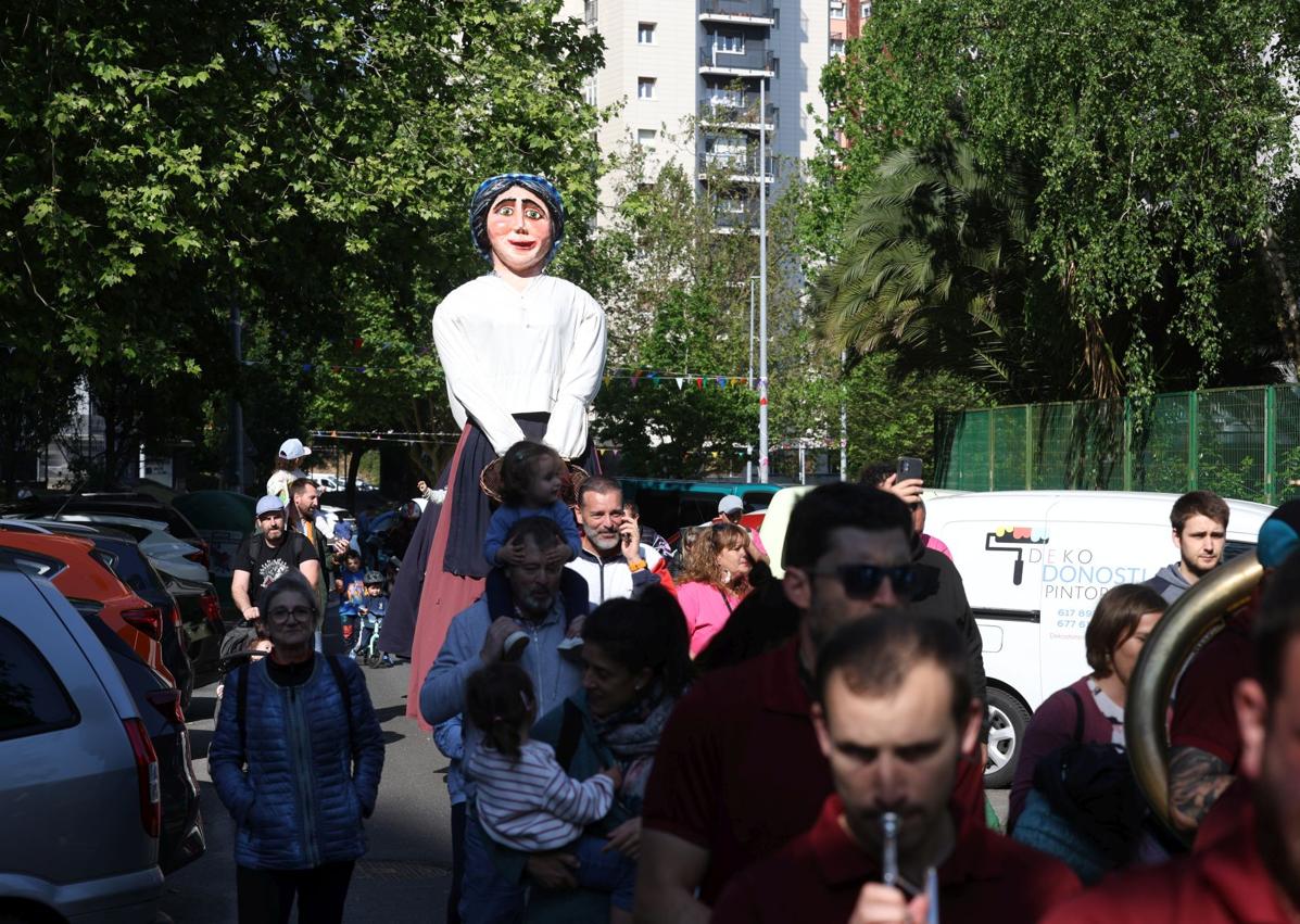 Imagen secundaria 1 - El día de los niños y un festival de rock, este viernes en las fiestas de Bidebieta