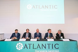 Arriola (Kutxabank), Belausteguigoitia (BBVA), Urkullu, Canales (Iberdrola) y López Atxurra (Petronor), este mediodía en Bilbao