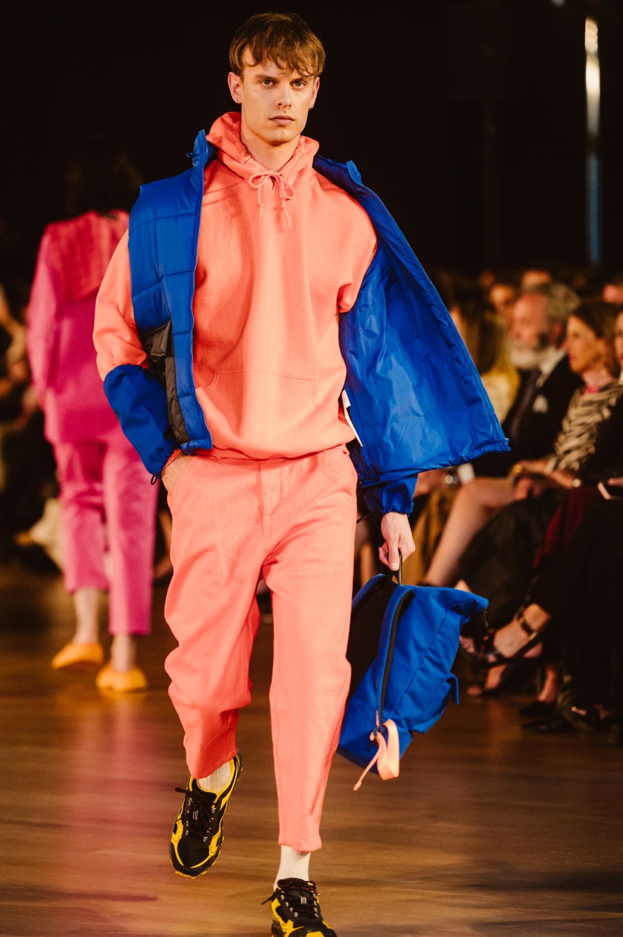 El desfile 30 aniversario de Loreak Mendian