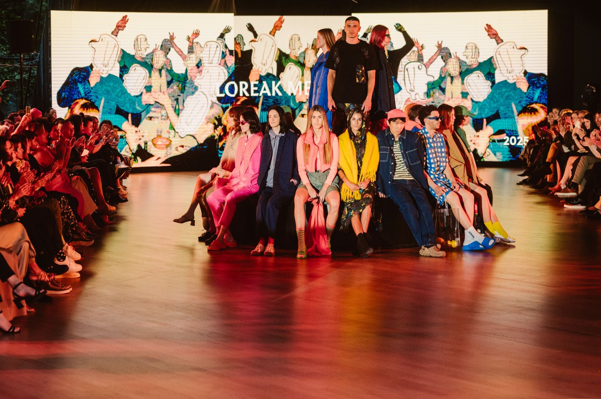El desfile 30 aniversario de Loreak Mendian