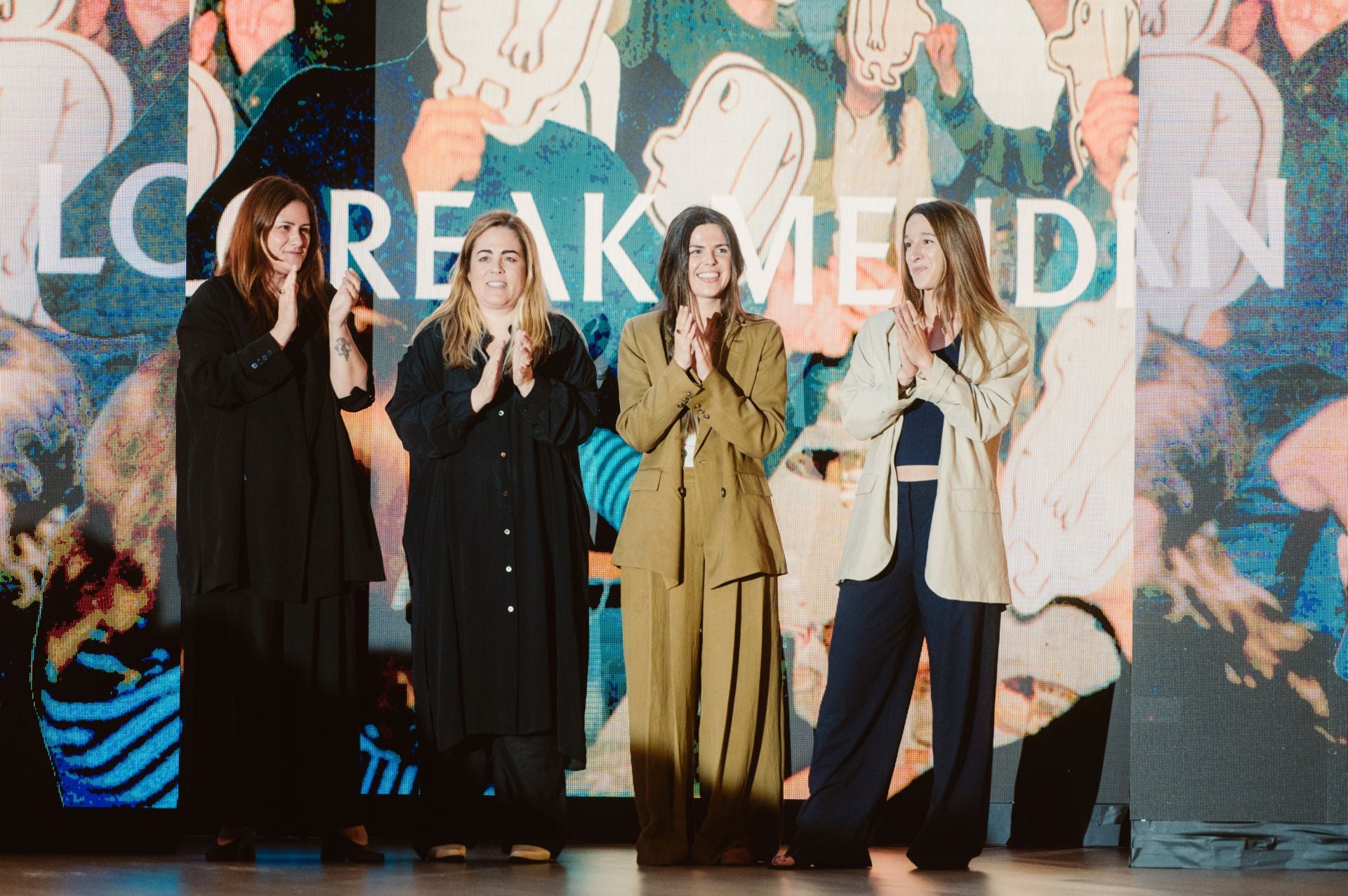 El desfile 30 aniversario de Loreak Mendian