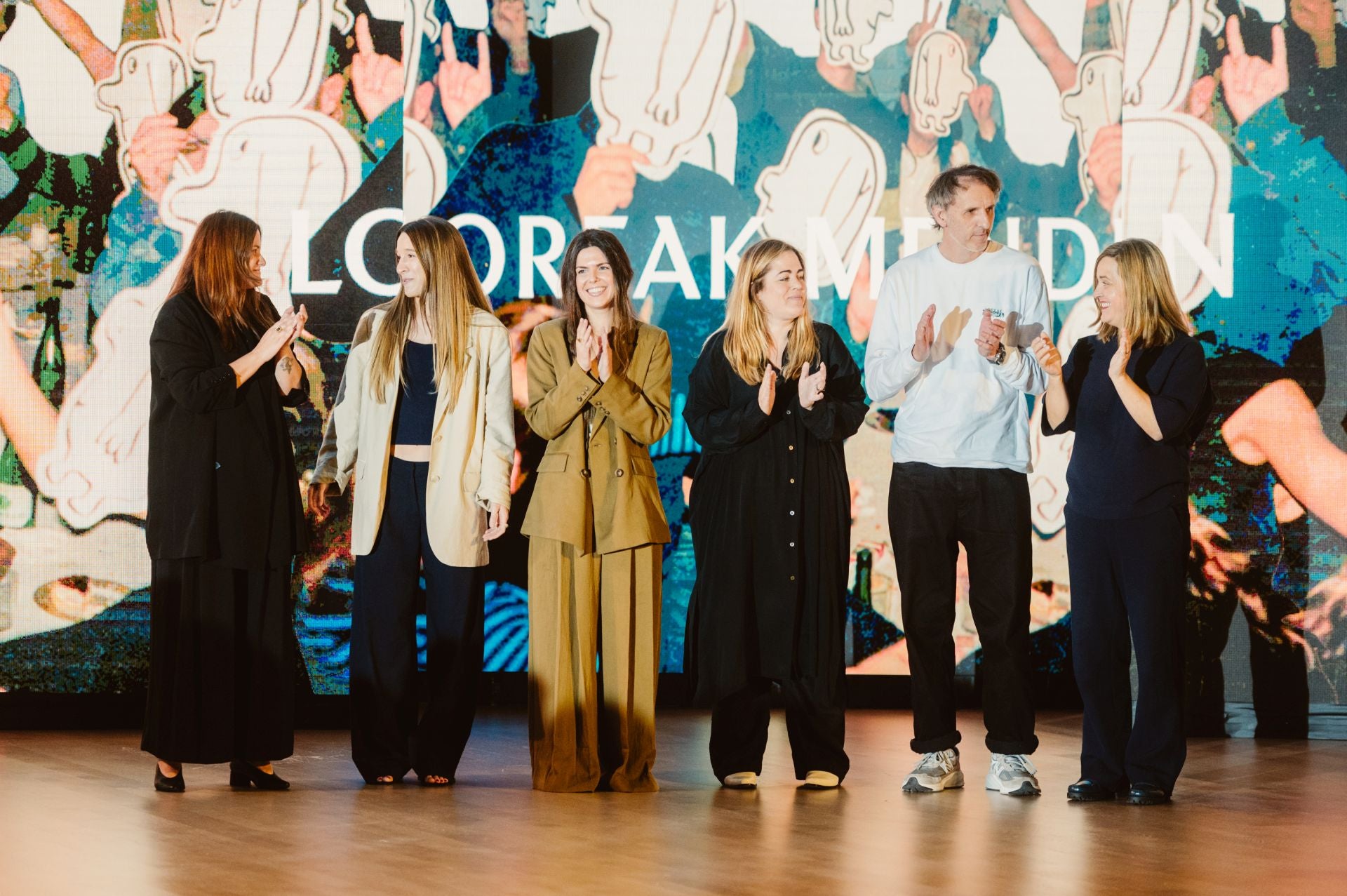 El desfile 30 aniversario de Loreak Mendian