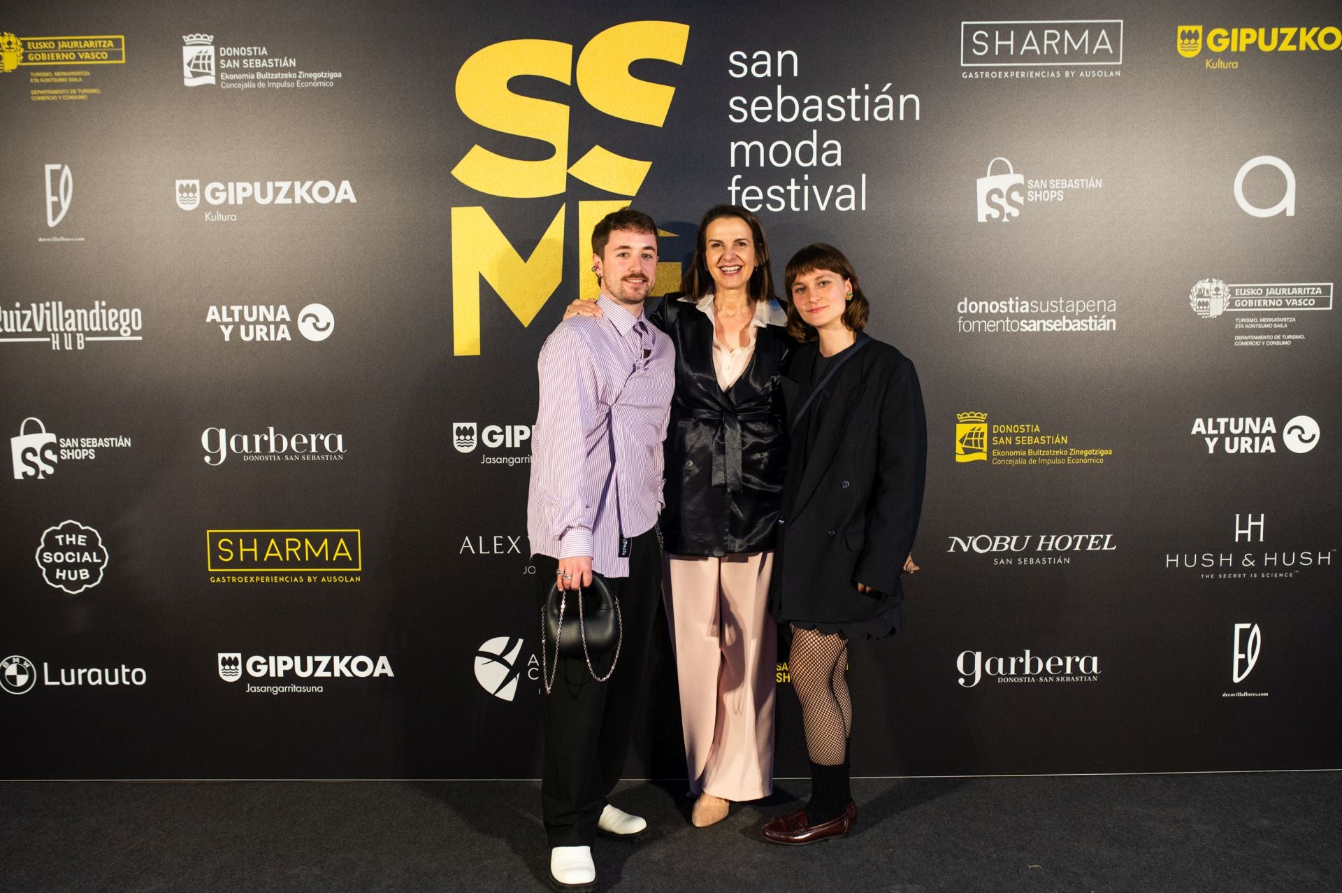 Diversión en el photocall de Loreak Mendian