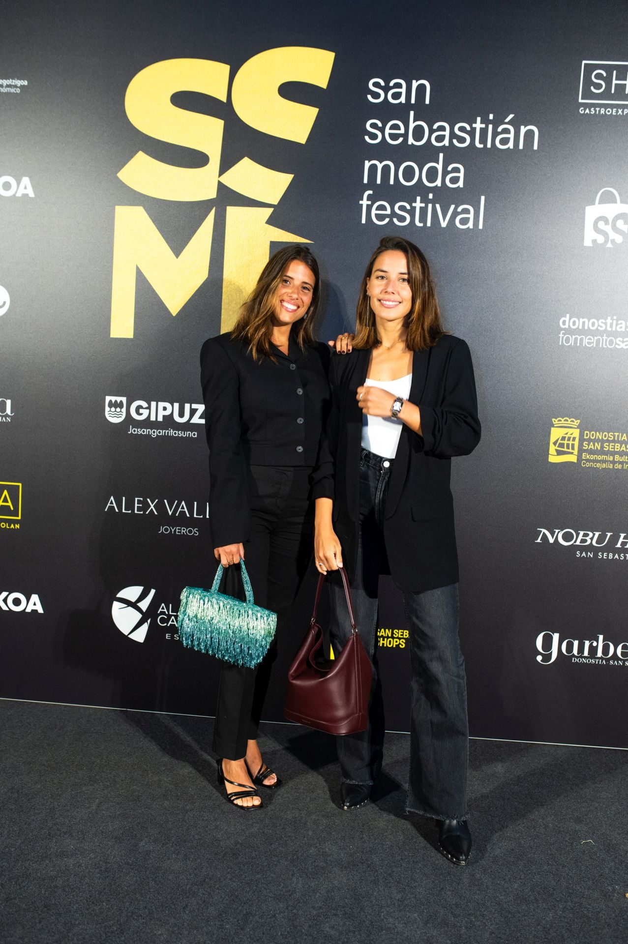 Diversión en el photocall de Loreak Mendian