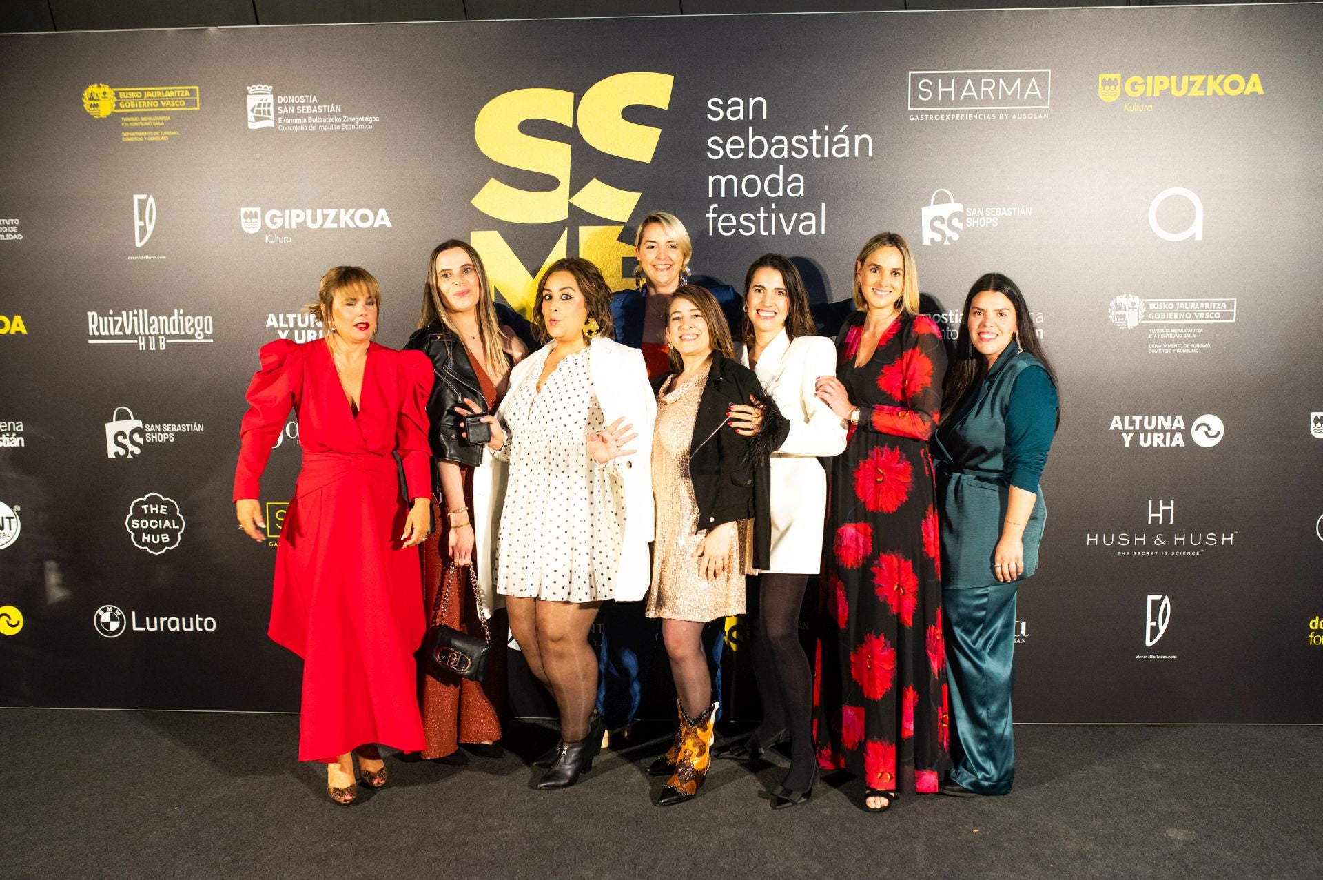 Diversión en el photocall de Loreak Mendian