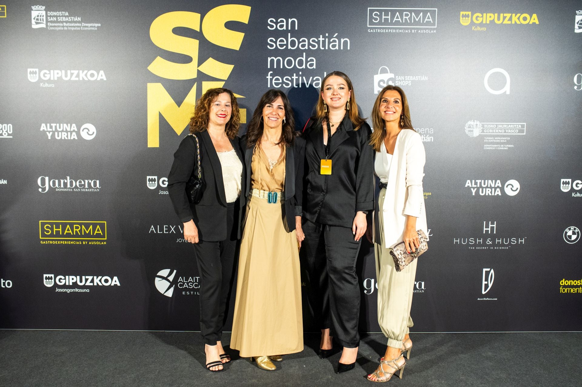 Diversión en el photocall de Loreak Mendian