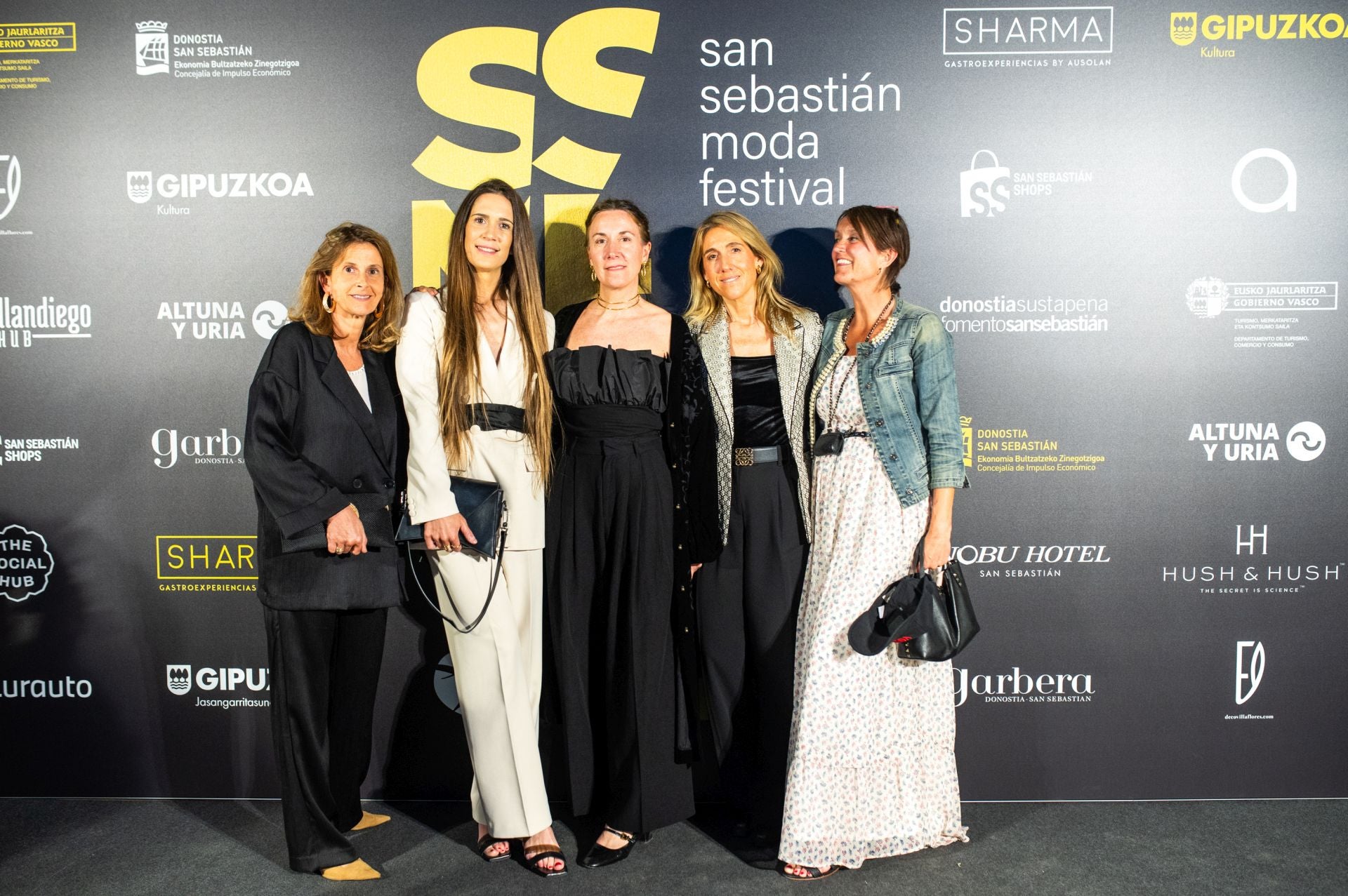 Diversión en el photocall de Loreak Mendian