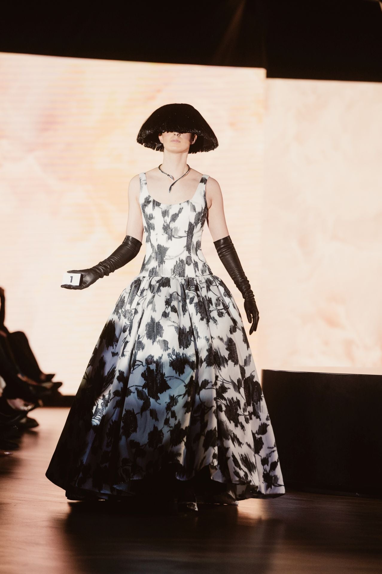 Ze García deslumbra en Balenciaga