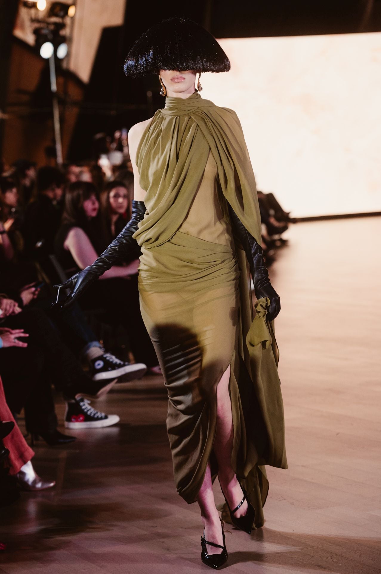 Ze García deslumbra en Balenciaga