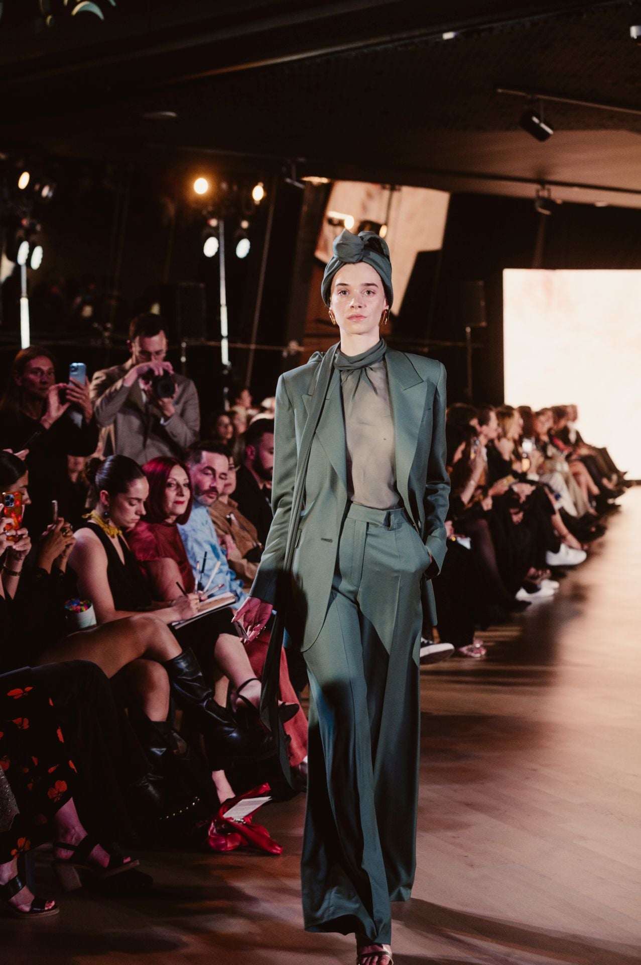 Ze García deslumbra en Balenciaga
