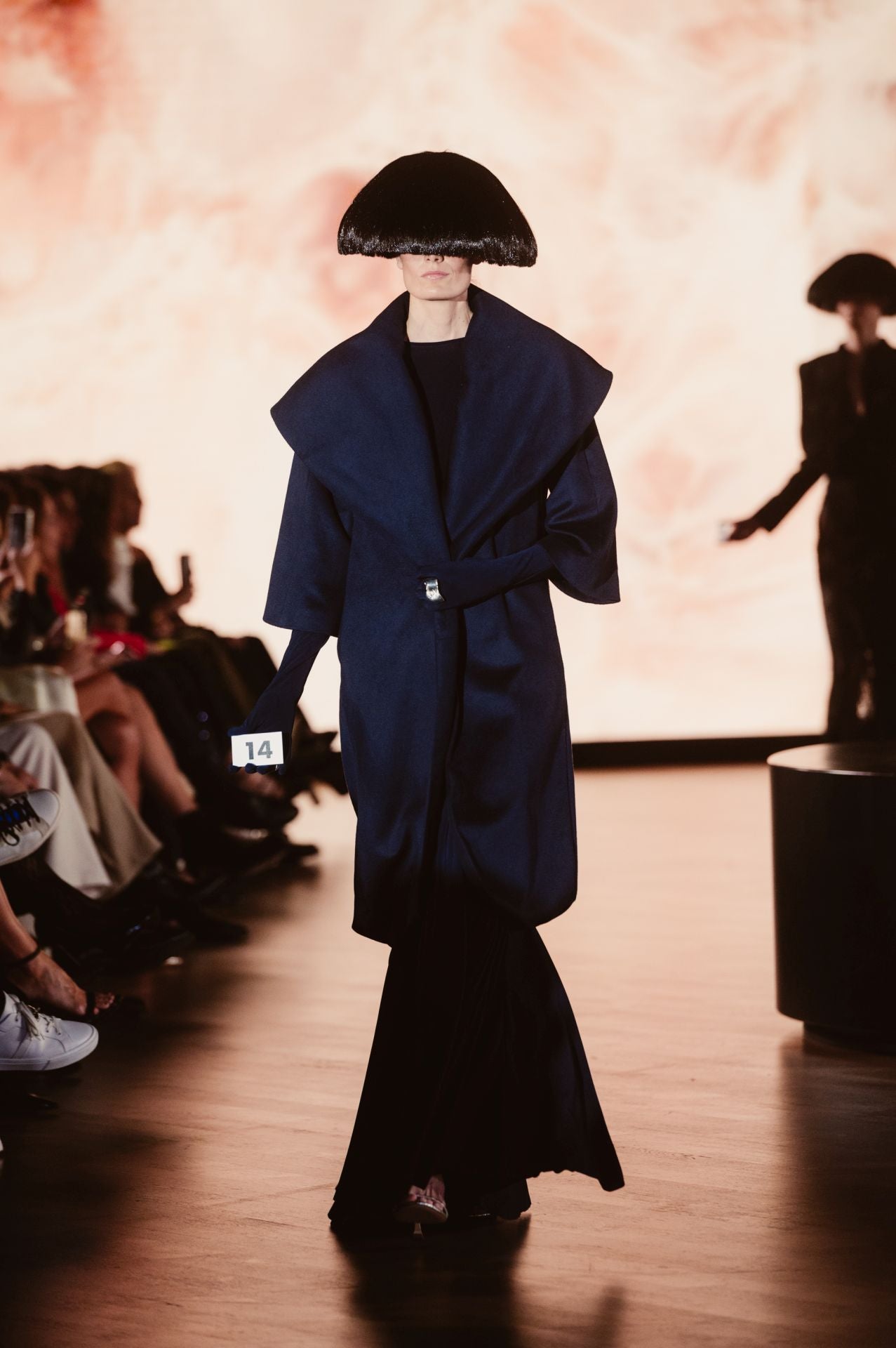 Ze García deslumbra en Balenciaga