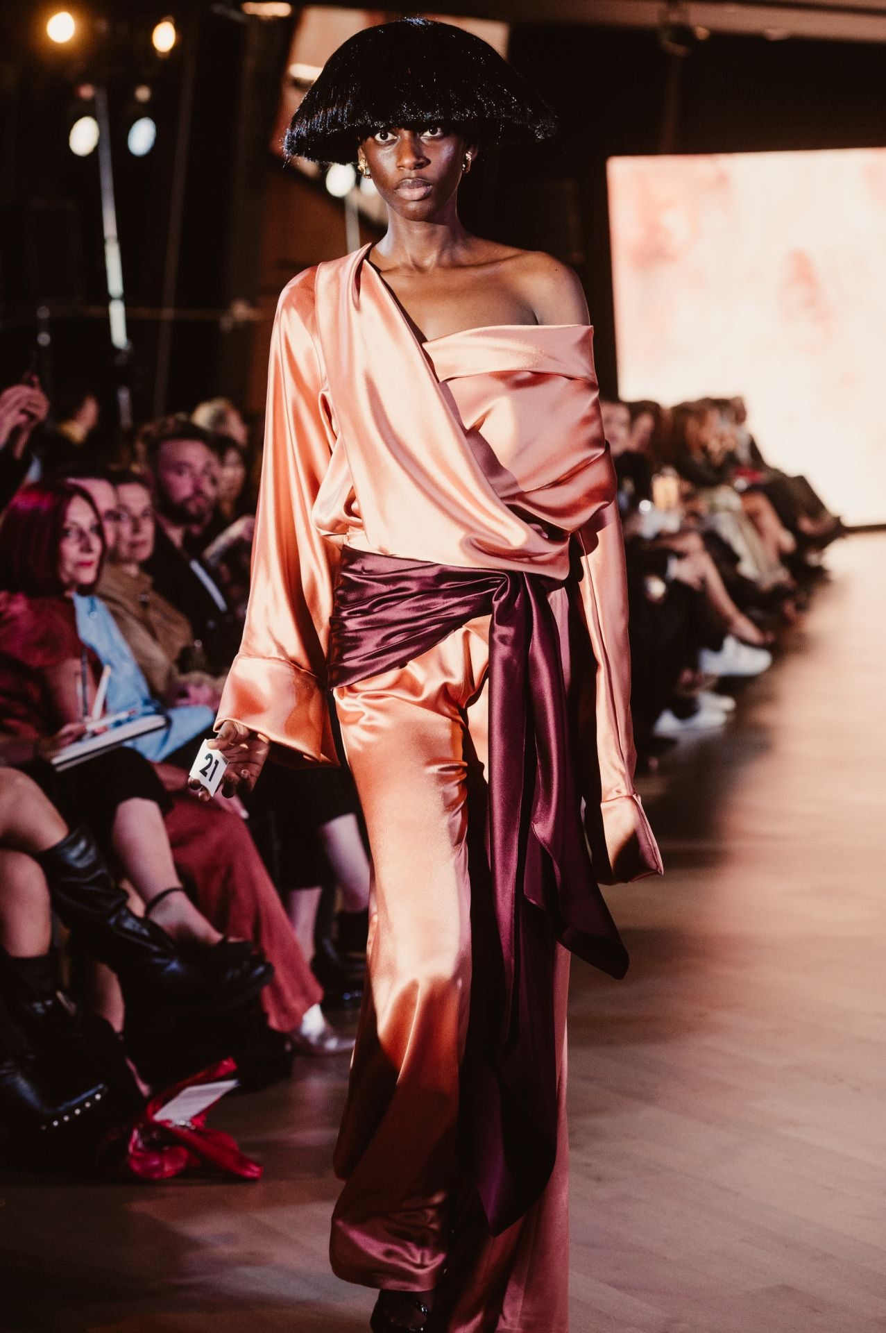 Ze García deslumbra en Balenciaga