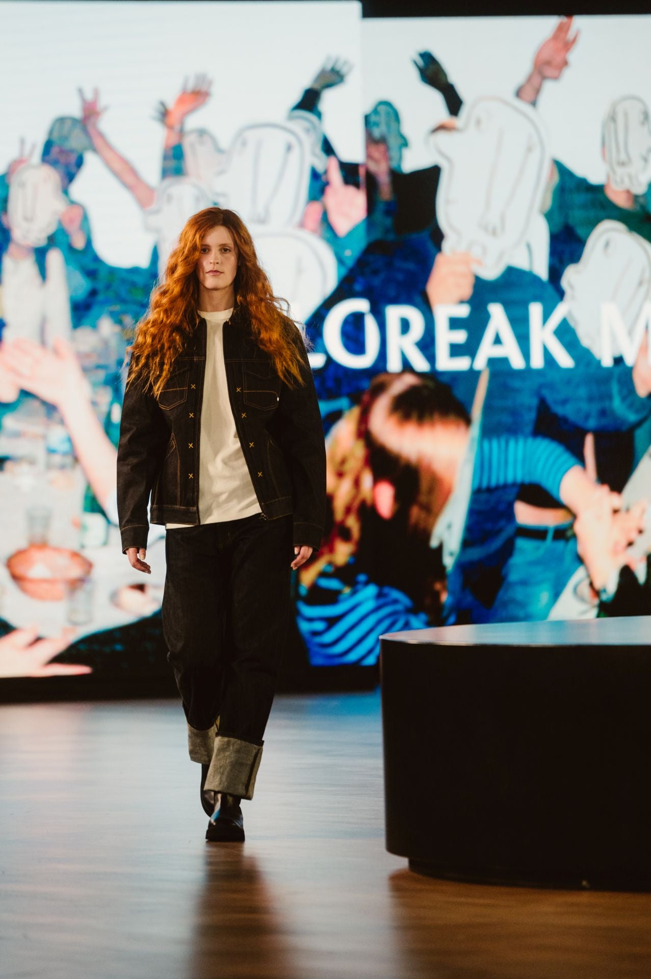 El desfile 30 aniversario de Loreak Mendian