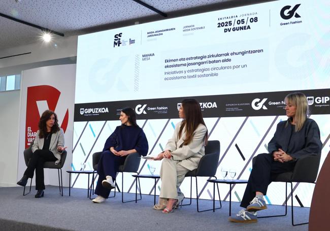 La última mesa de diálogo versó sobre iniciativas y estrategias circulares y contó con Sonia García-Heras, Fanny Alonso y Maialen Porroy.