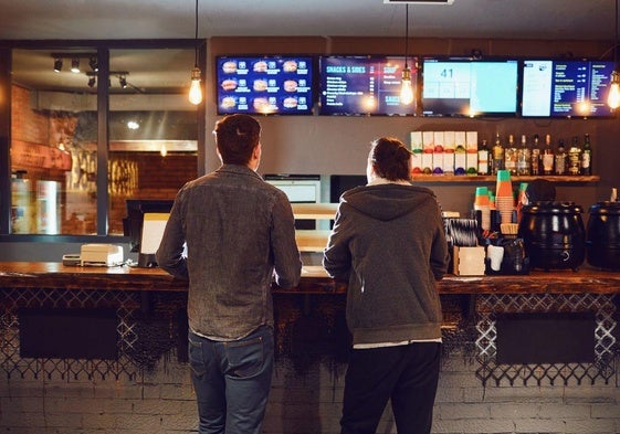 Mostrador de un restaurante de comida rápida en Estados Unidos.