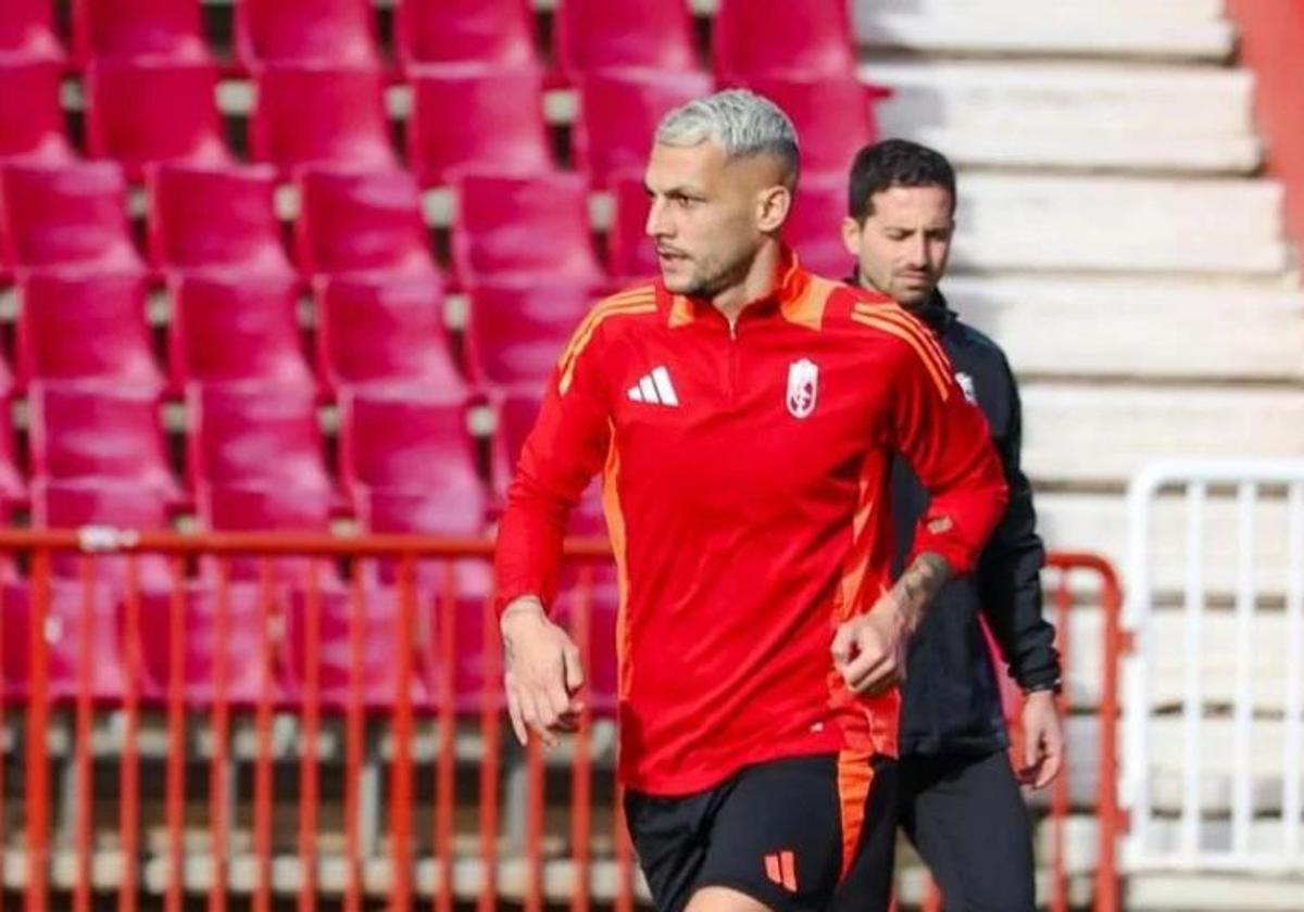 Stoichkov, en un entrenamiento con el Granada.
