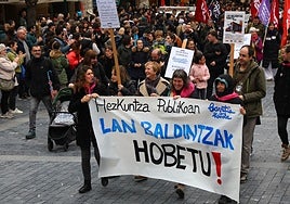 Manifestación de profesores celebrada en marzo en Donostia.