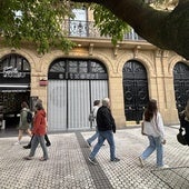 La nueva dirección ya ha renovado el letrero del bar-sala de la calle Reina Regente.