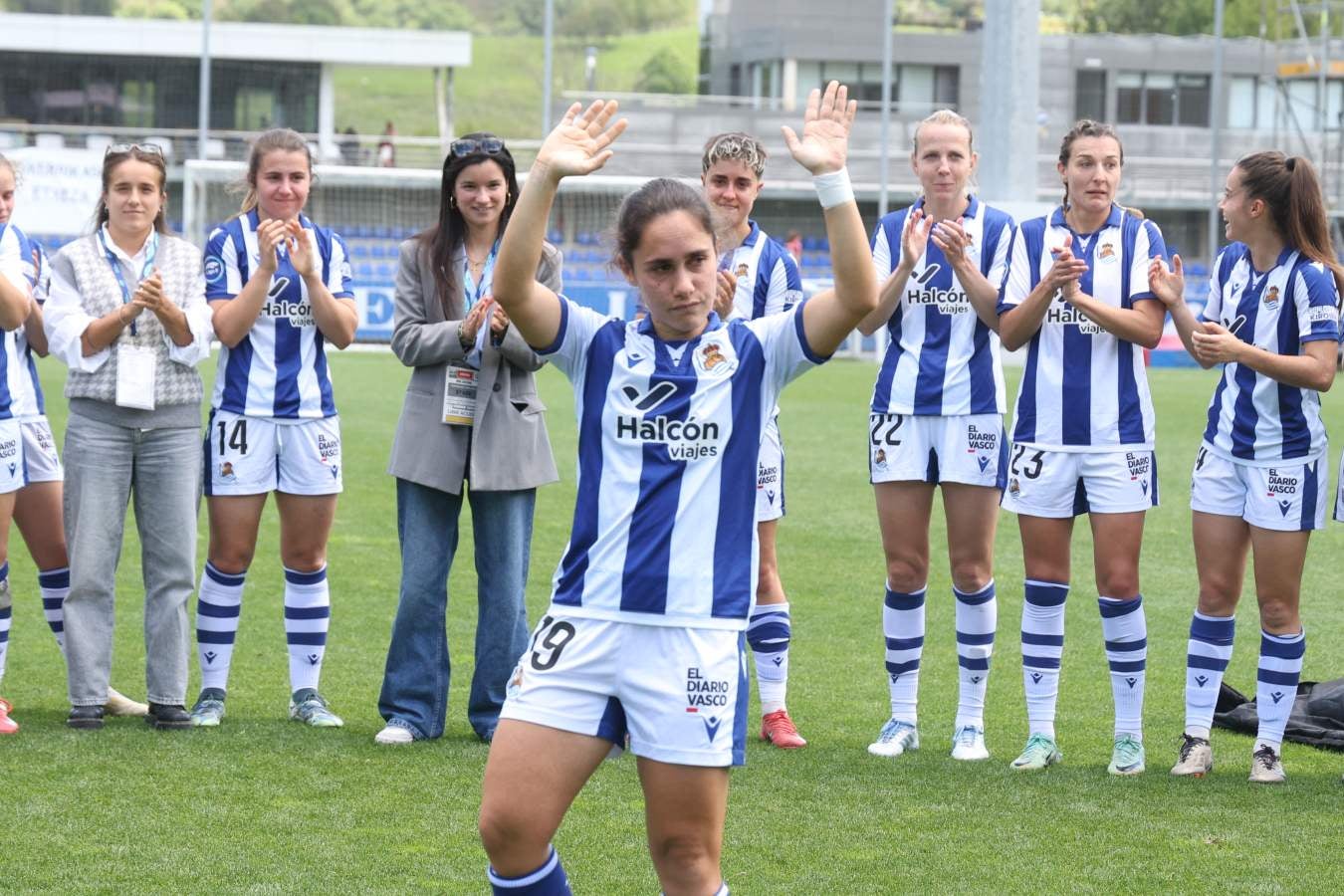 Victoria sobre el Granada en una jornada marcada por las despedidas