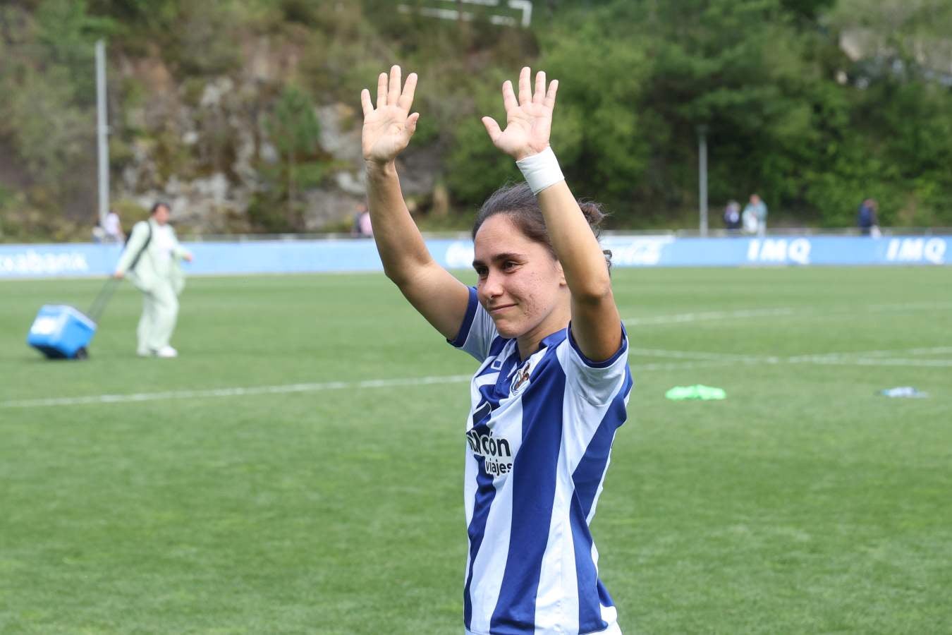 Victoria sobre el Granada en una jornada marcada por las despedidas