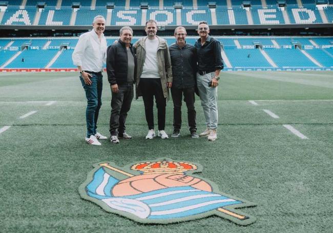Eusebio, con su grupo de trabajo en el nuevo Anoeta